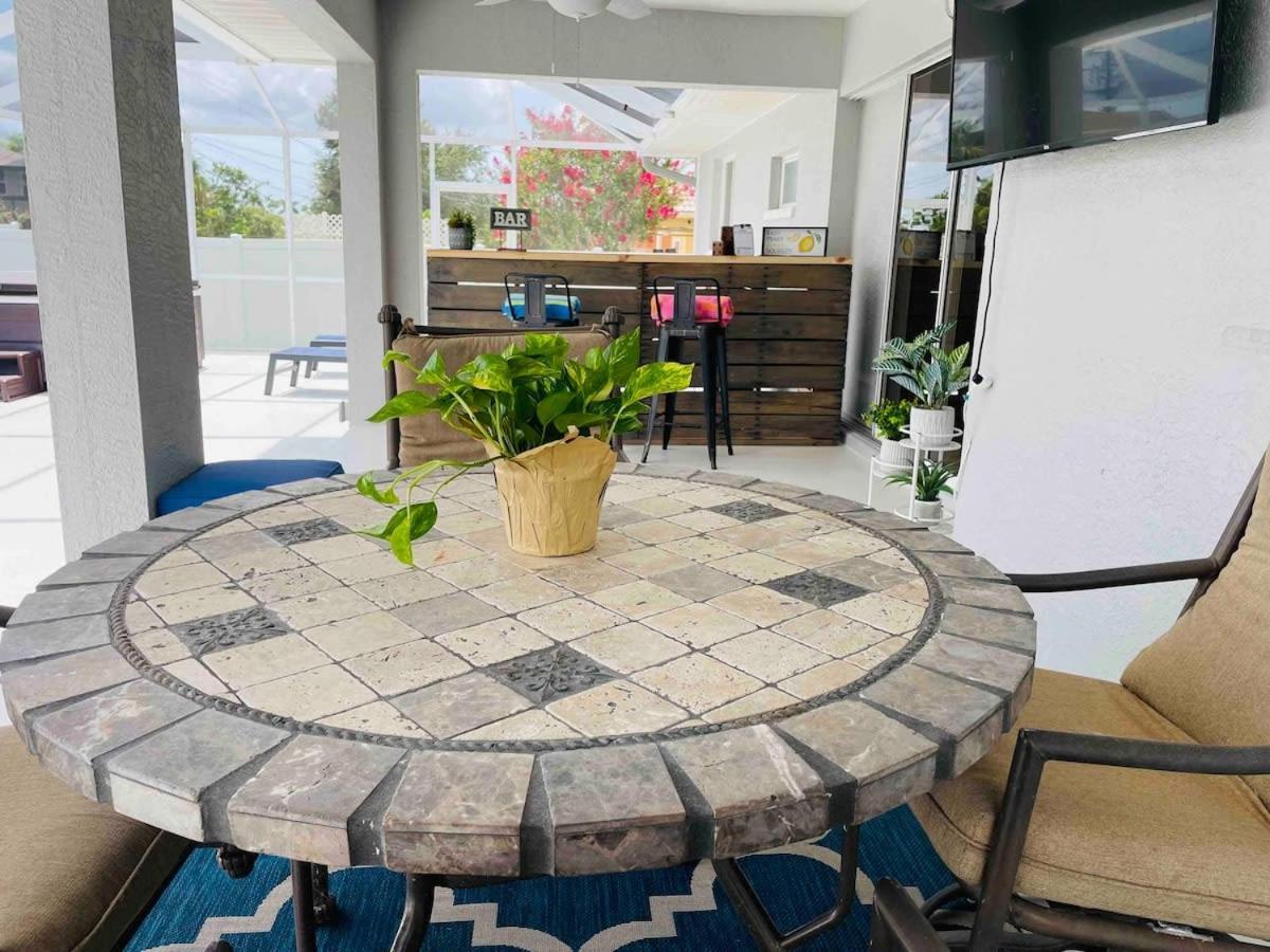 Endless Summer Retreat Jacuzzi 3Kingbed Airhockey Cabo Coral Exterior foto